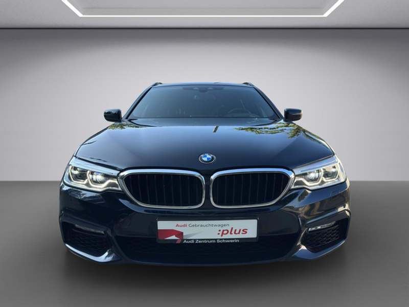 BMW 540 i xDrive M-Sport — photo 9