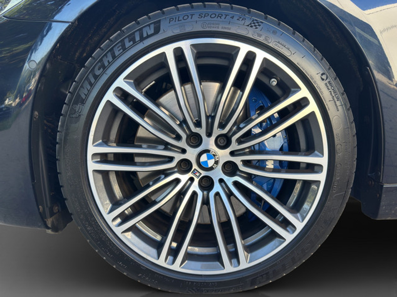 BMW 540 i xDrive M-Sport — photo 10