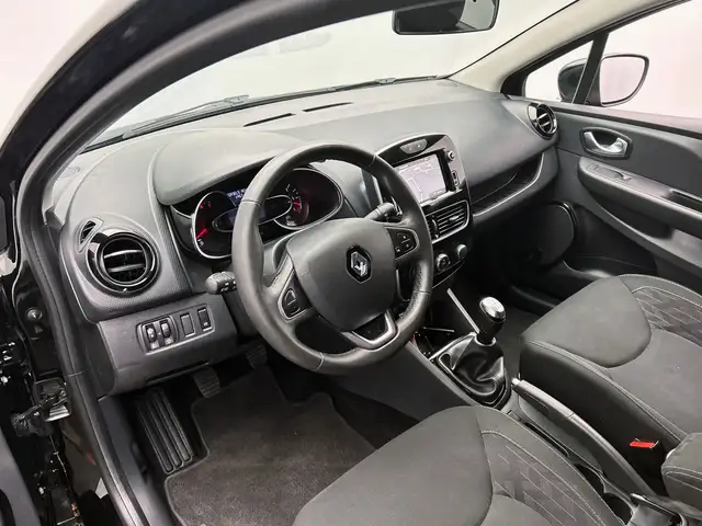 Renault Clio view 21