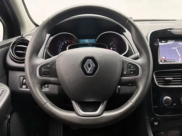Renault Clio view 30