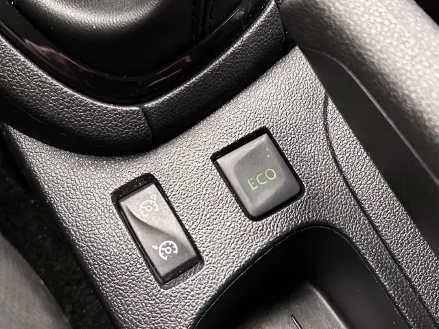 Renault Clio view 25
