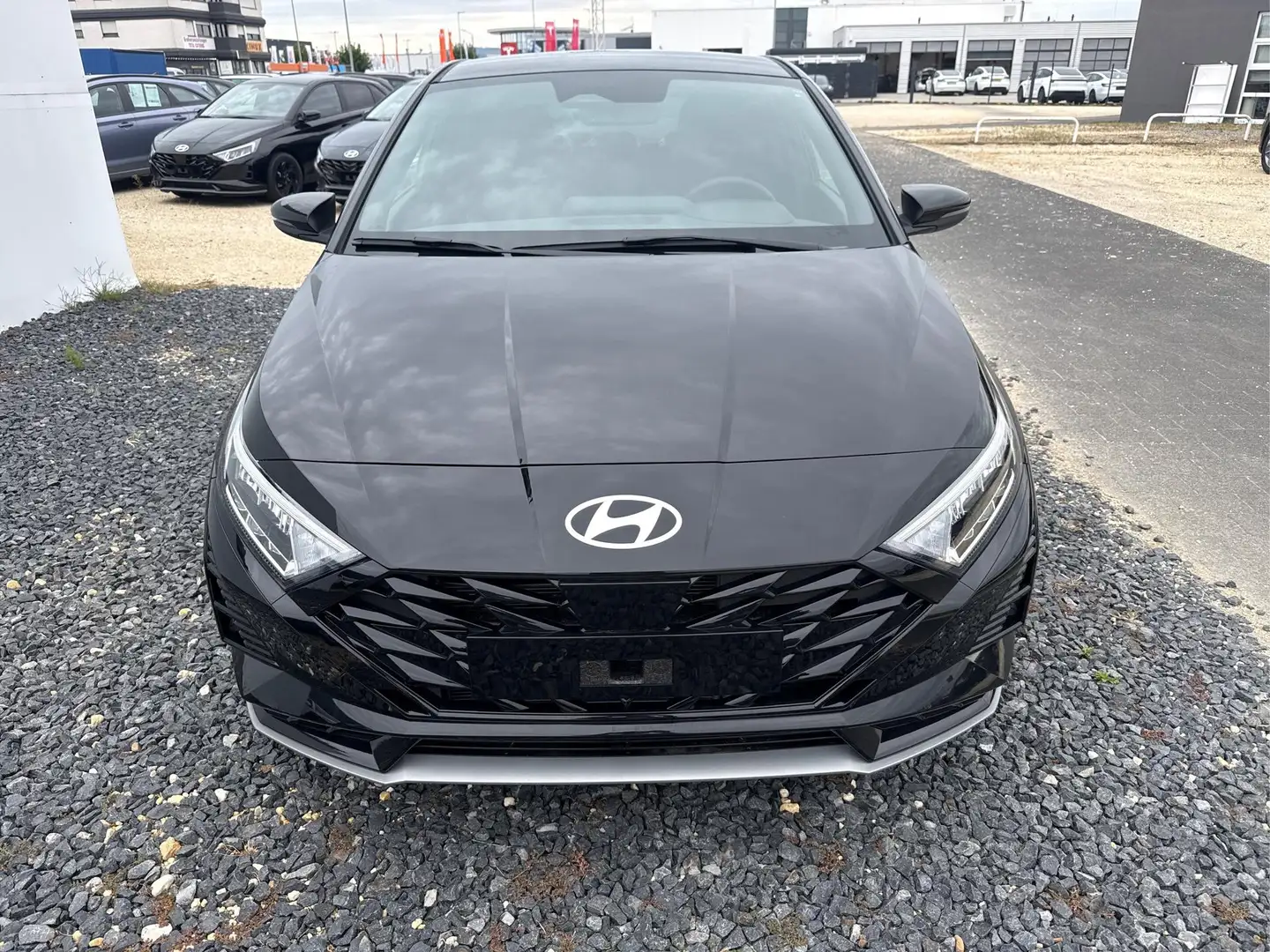 Hyundai i20 STYLE BLACK LINE NAVI WP RFK PDC KLIMAAUTOMATIK... Schwarz - 2
