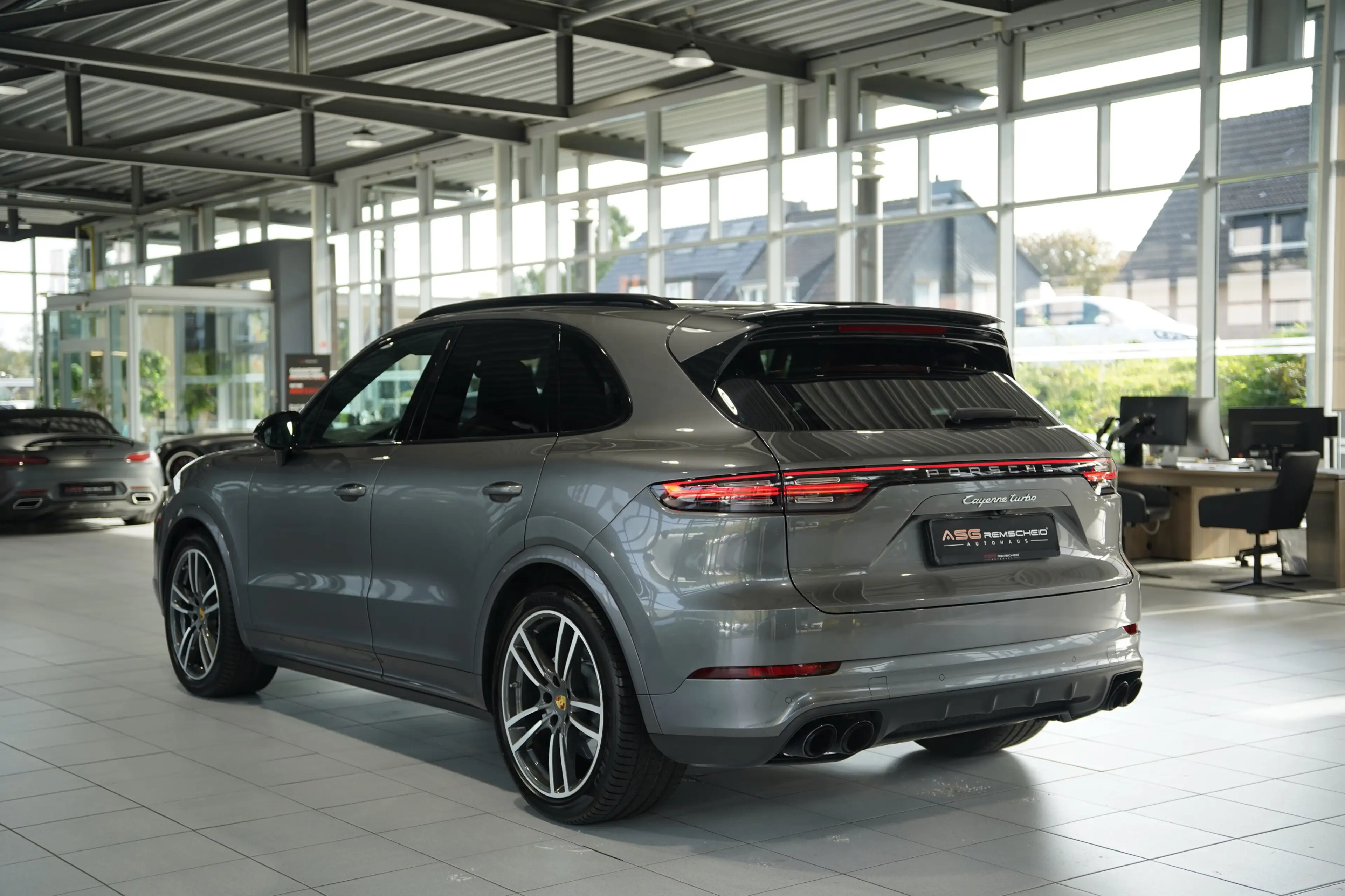 Porsche Cayenne Turbo *Chrono *Pano *Matrix *APPROVED — photo 8