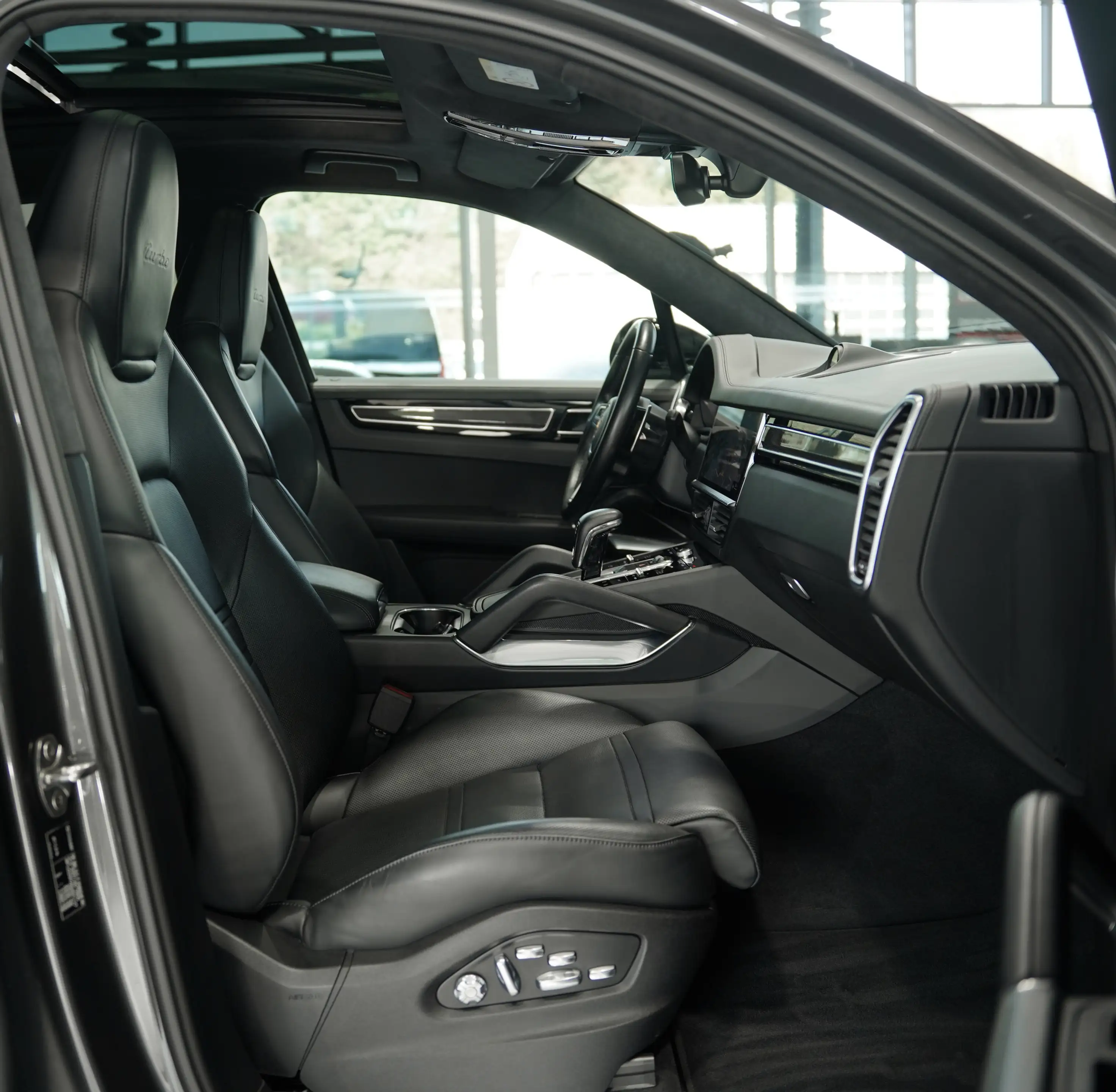 Porsche Cayenne Turbo *Chrono *Pano *Matrix *APPROVED — photo 15