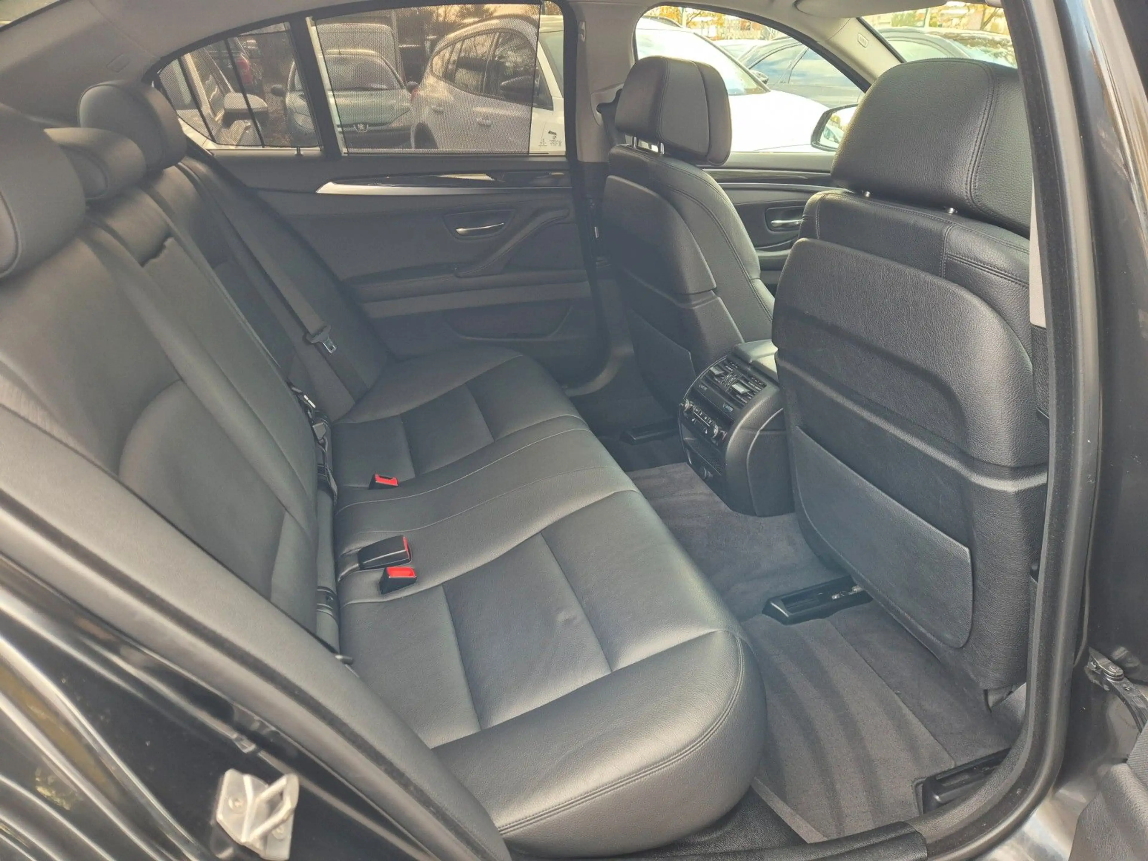 BMW 530 d xDrive *Vollausstattung — photo 12