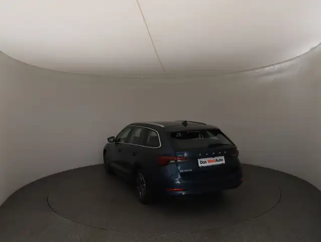 Skoda Octavia view 5
