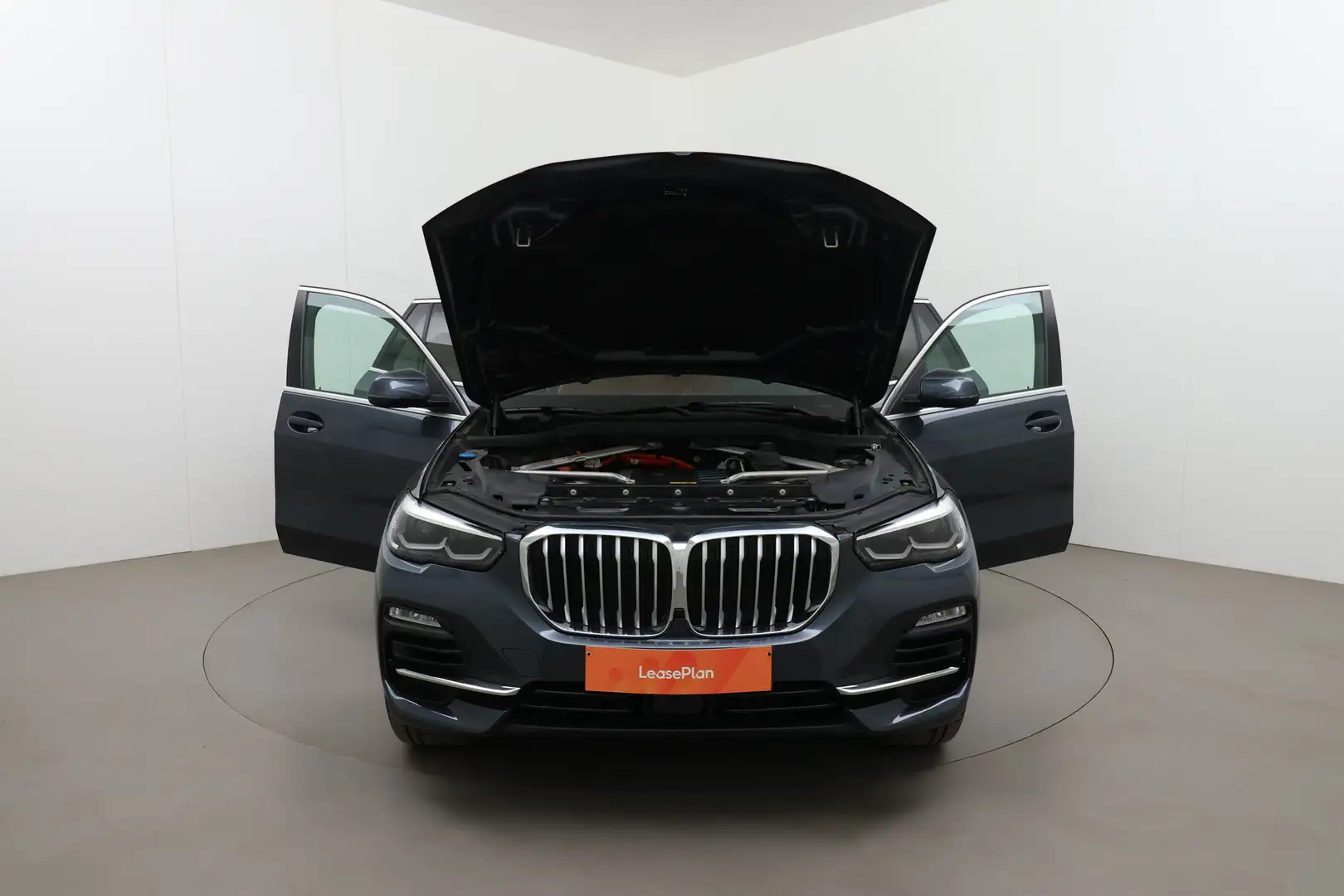 BMW X5 3.0A xDRIVE 45e PHEV LEDER/CUIR Verw. Sportzetels siva - 1