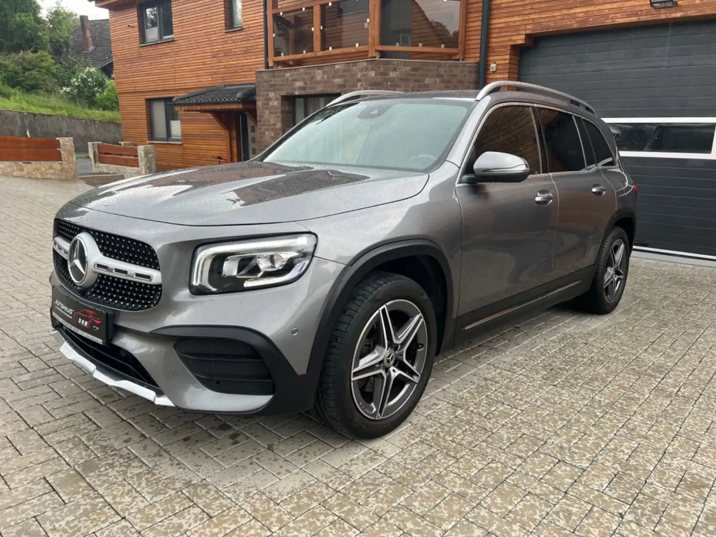 Mercedes-Benz GLB 200 d/SPORTPAKET AMG/DISTRONIC/KAMERA/VIRTUAL Grau - 1