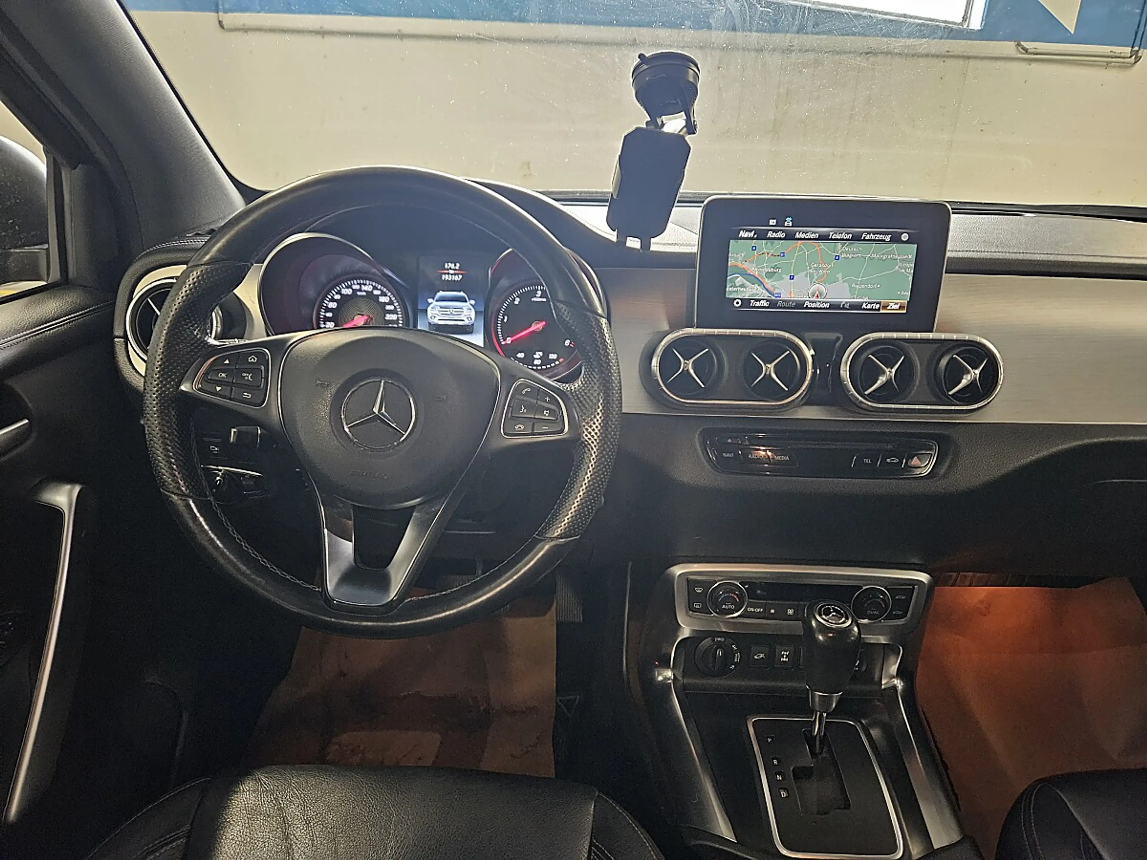 Mercedes-Benz X 250 d 4Matic Power — photo 10