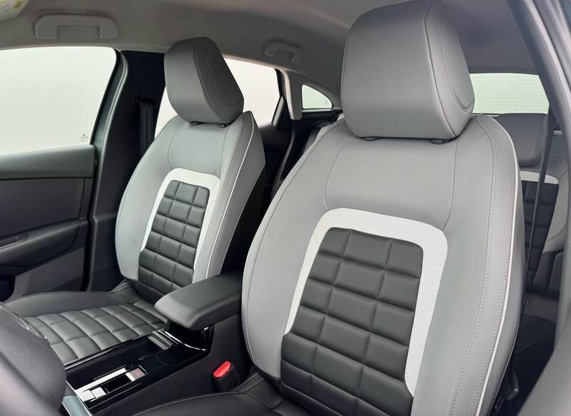Citroen C4 1.2 Hybrid 145pk Max | Zeer compleet! | Rijklaar g — photo 4