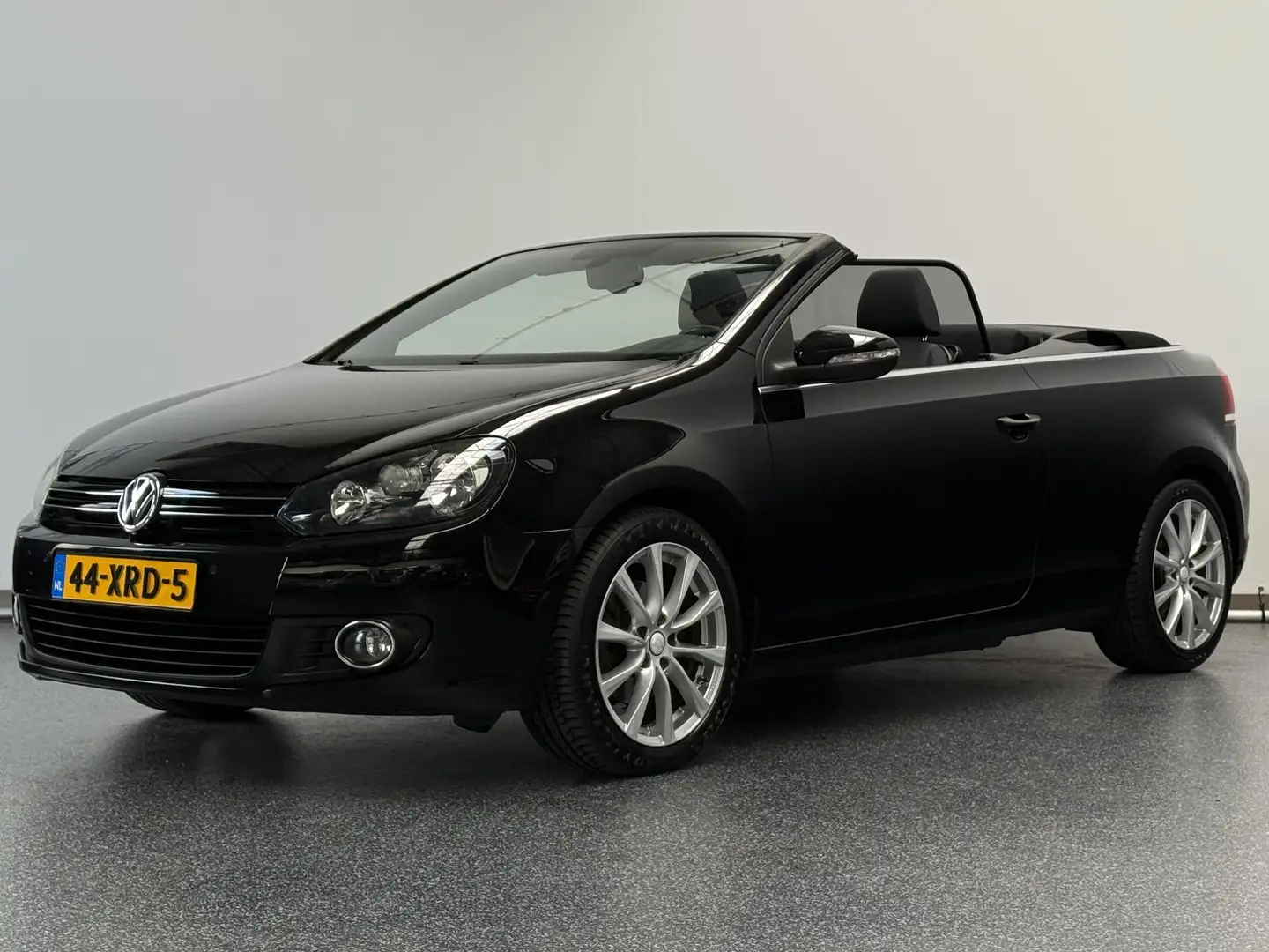Volkswagen Golf Cabriolet 1.2 TSI BlueMotion | Airco | Navigatie | NL Auto | Zwart - 1