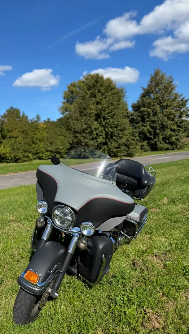 Harley-Davidson Electra Glide FLHTCUI Szary - 1