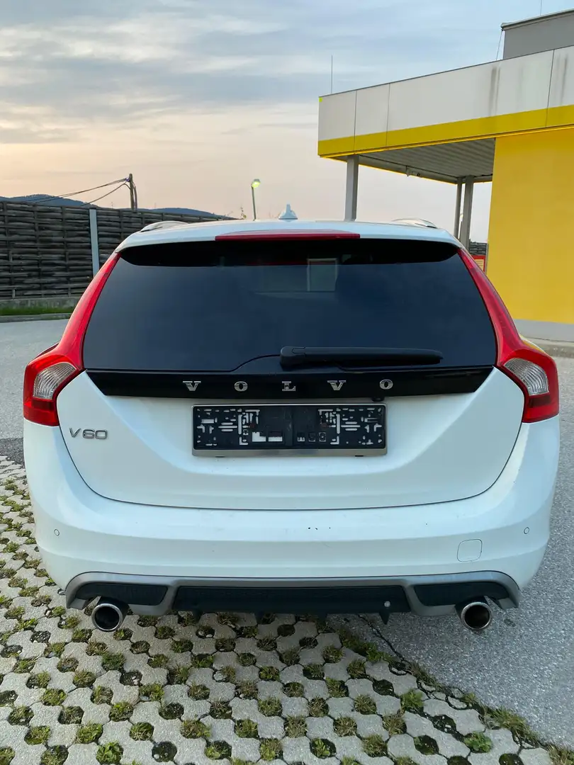 Volvo V60 D5 AWD R-Design Geartronic Aut. - 2