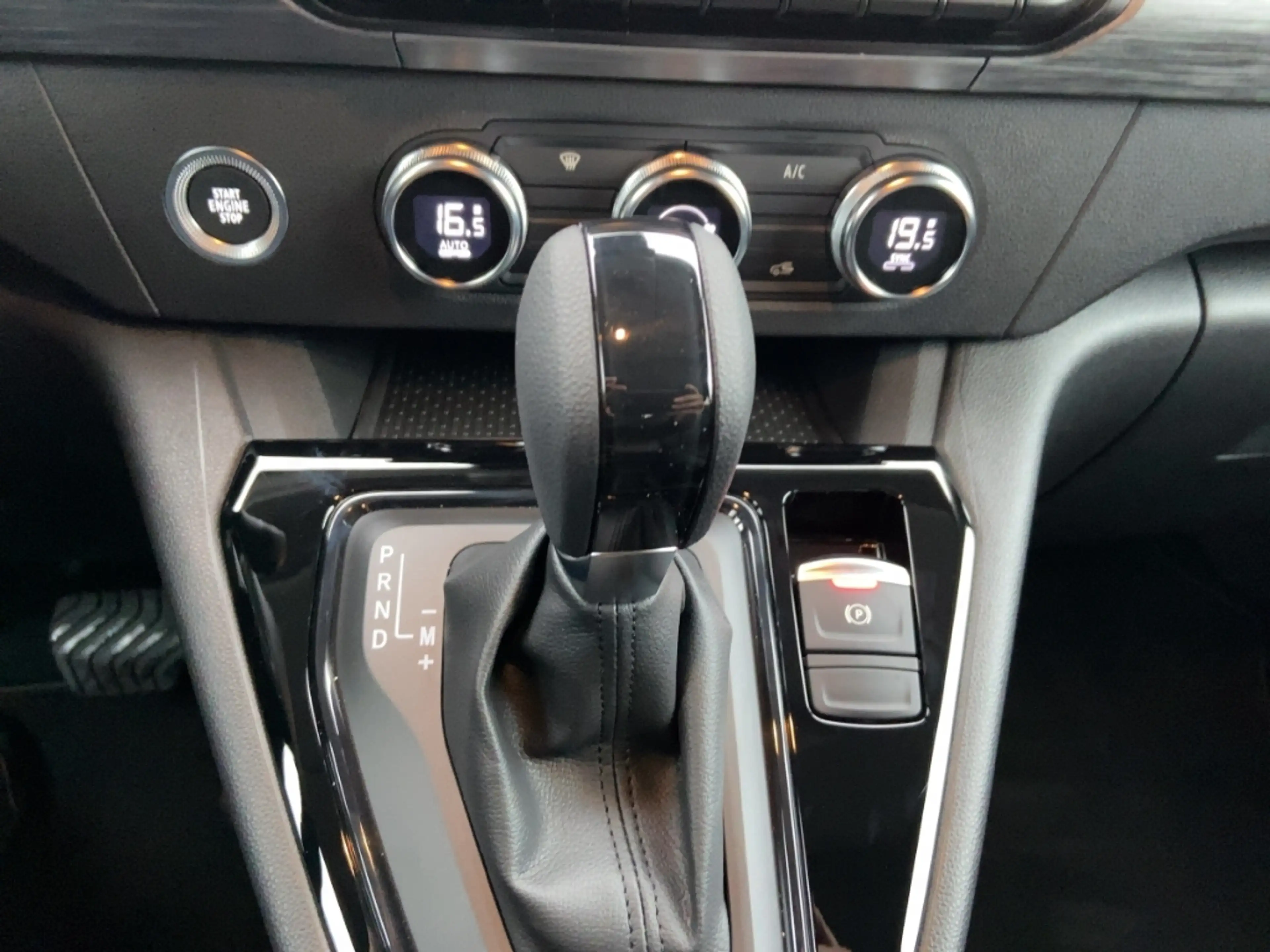 Nissan Townstar TEKNA Kombi L2 130PS Automatik/7Sit/Carplay — photo 14