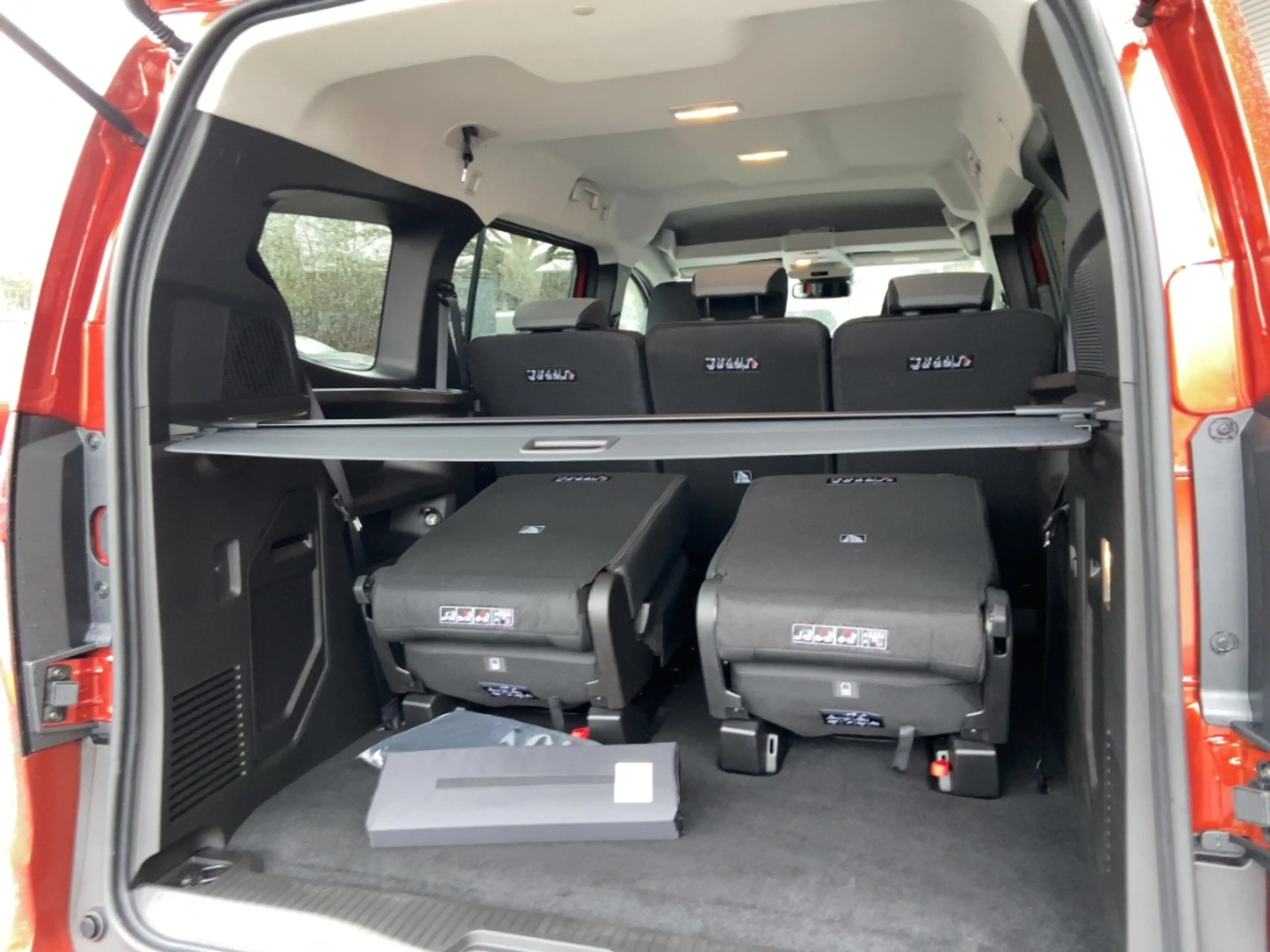 Nissan Townstar TEKNA Kombi L2 130PS Automatik/7Sit/Carplay — photo 12