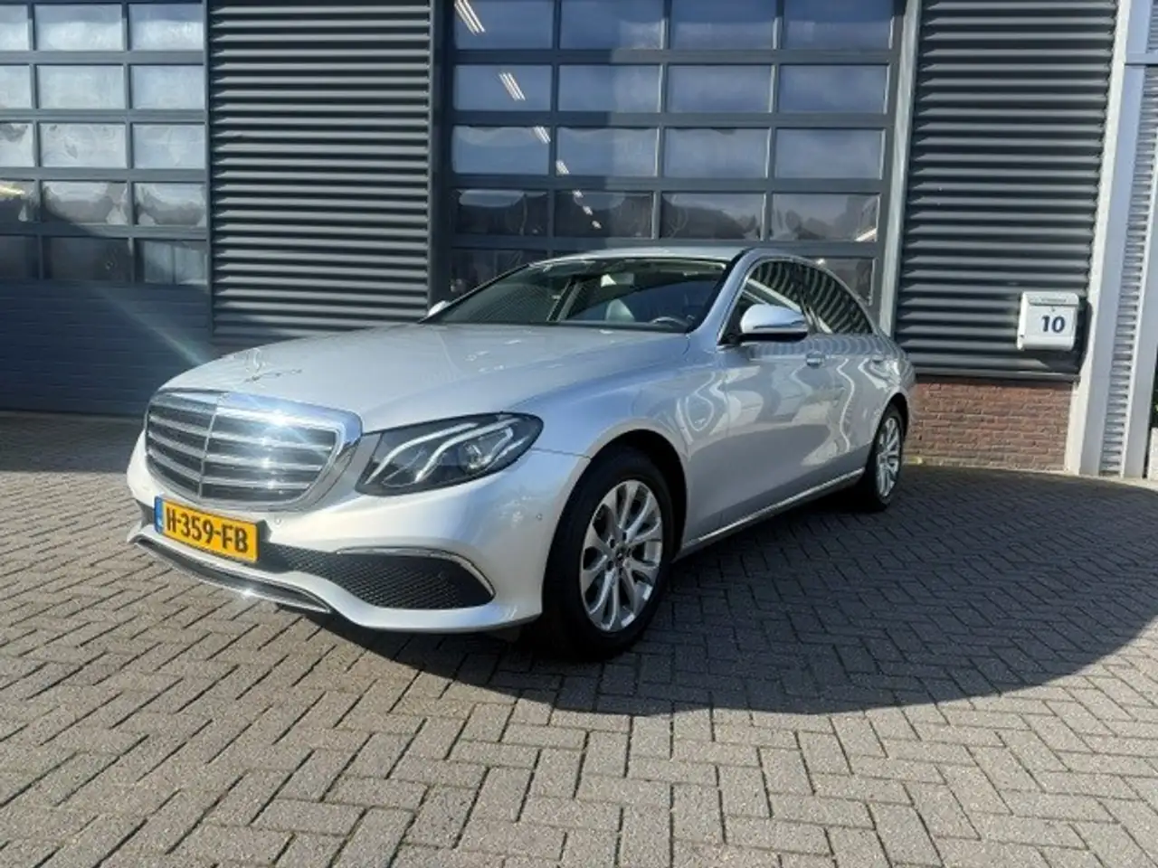 Mercedes-Benz E 200
