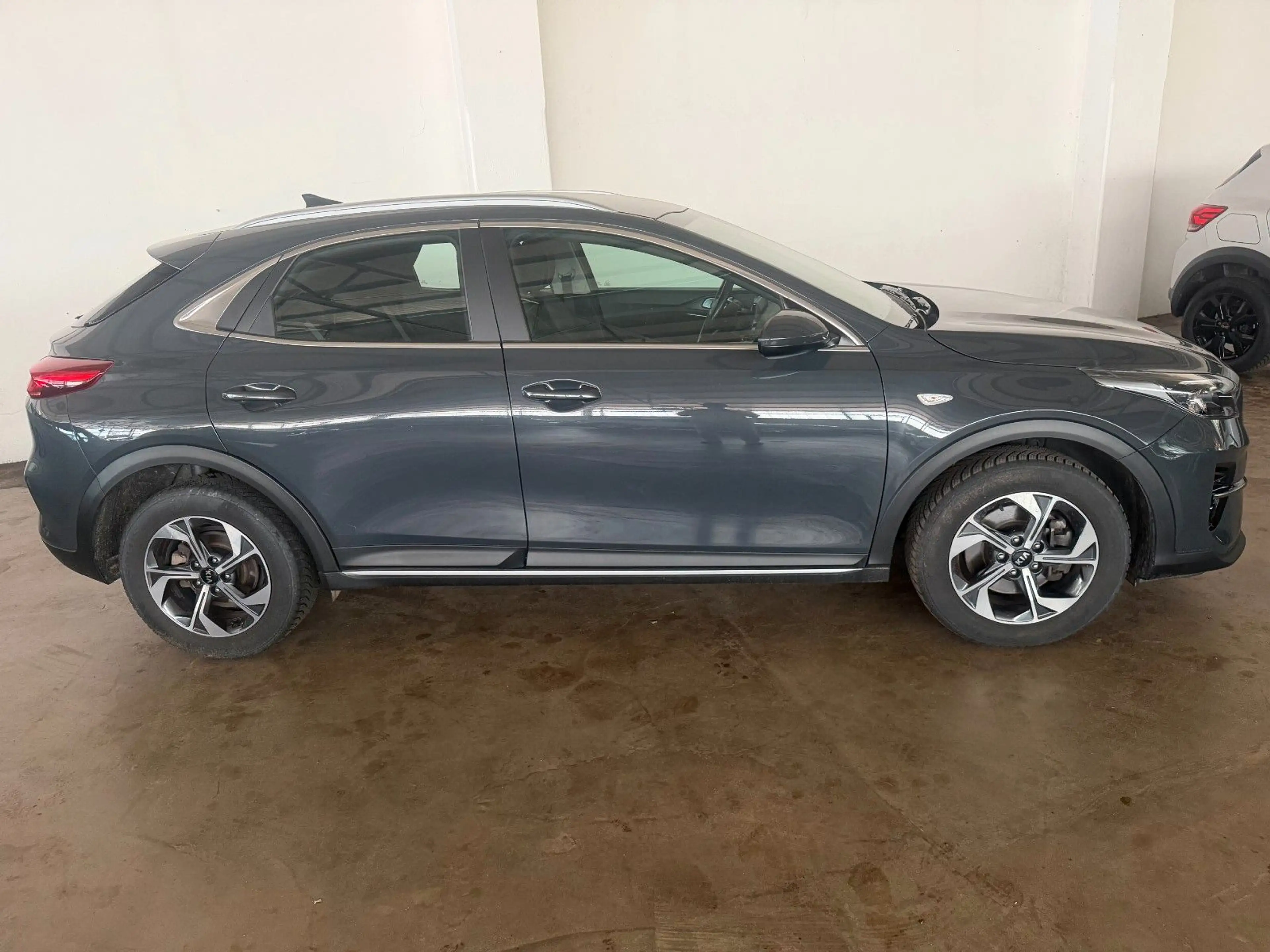 Kia XCeed — photo 8