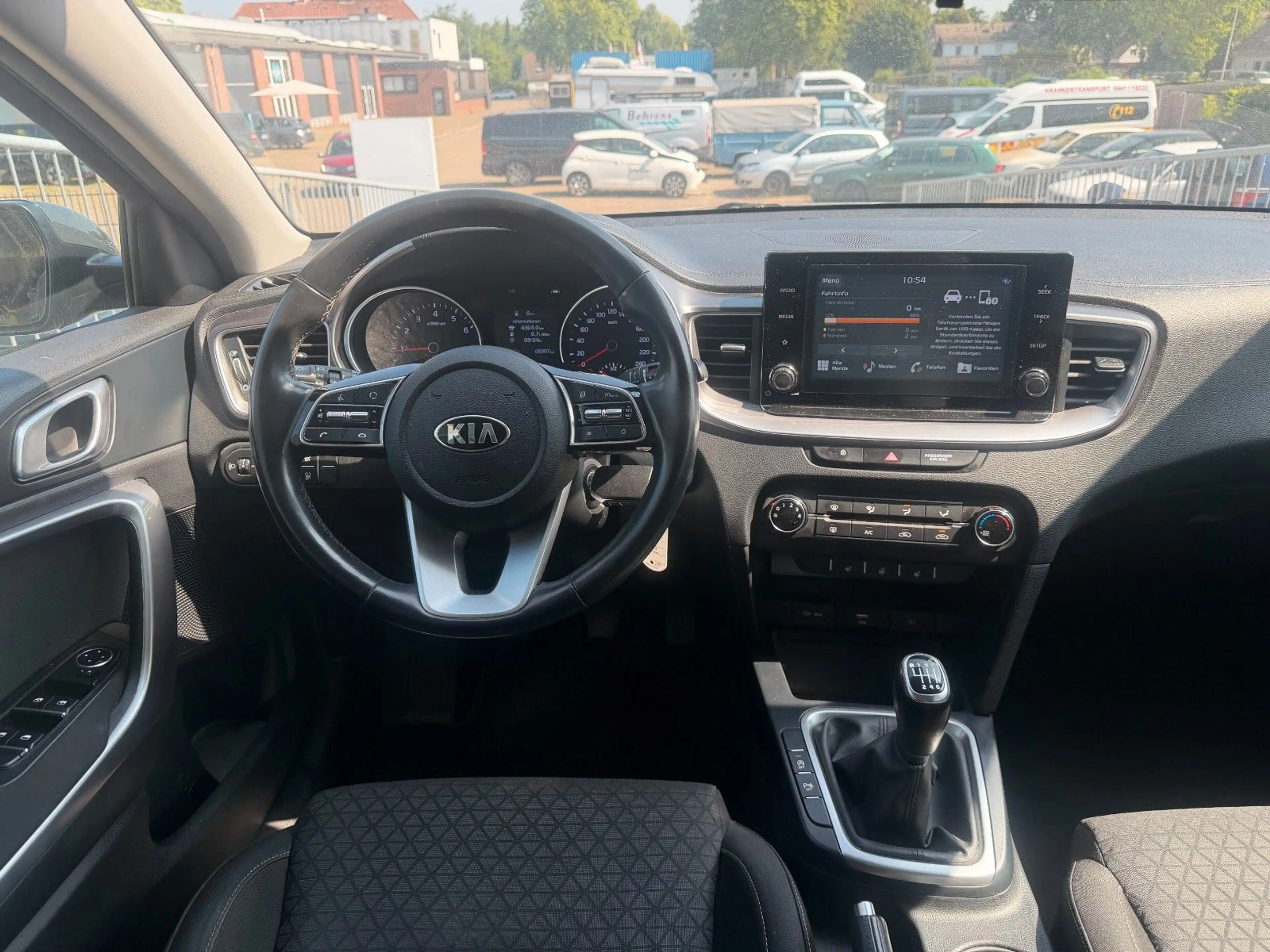 Kia XCeed — photo 14