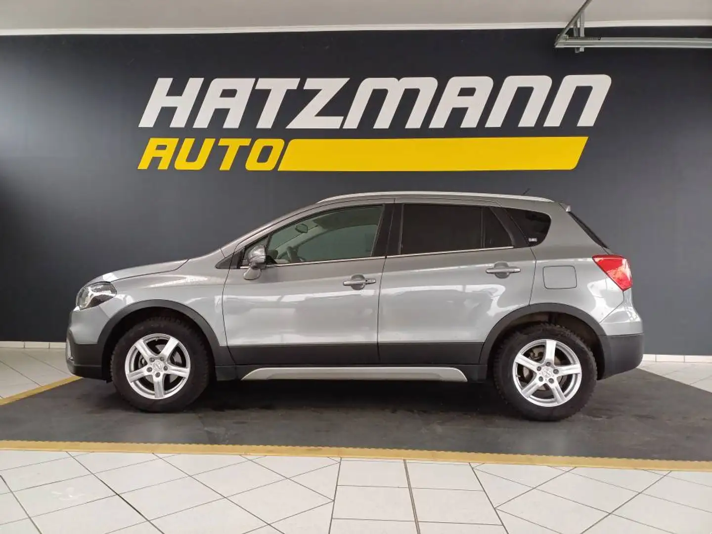 Suzuki SX4 S-Cross 1,4 Allrad Automatik Grijs - 1