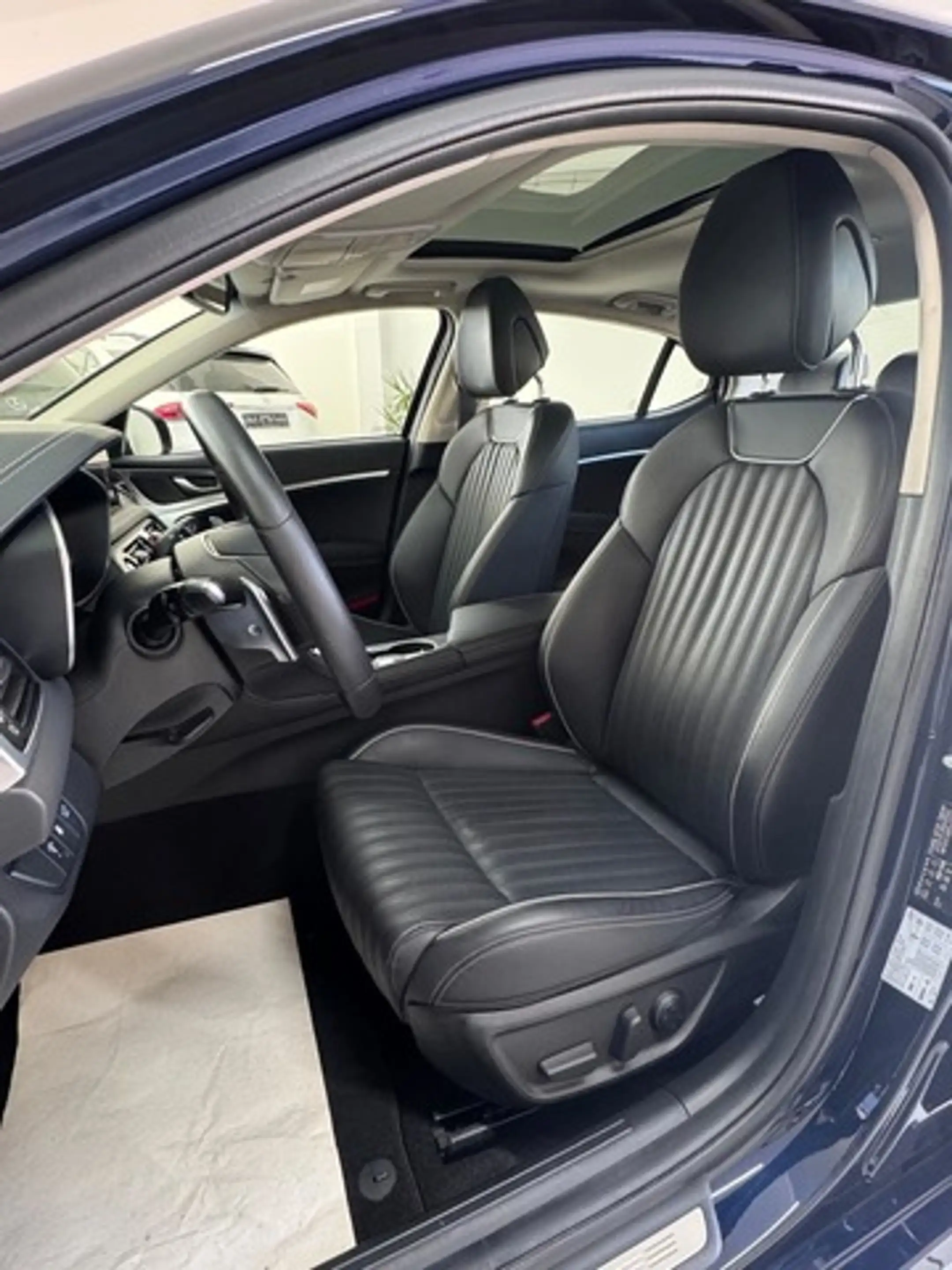 Genesis G70 AWD PANO LEDER SPUR TOTW KAMERA NETTO 29.000 — photo 12
