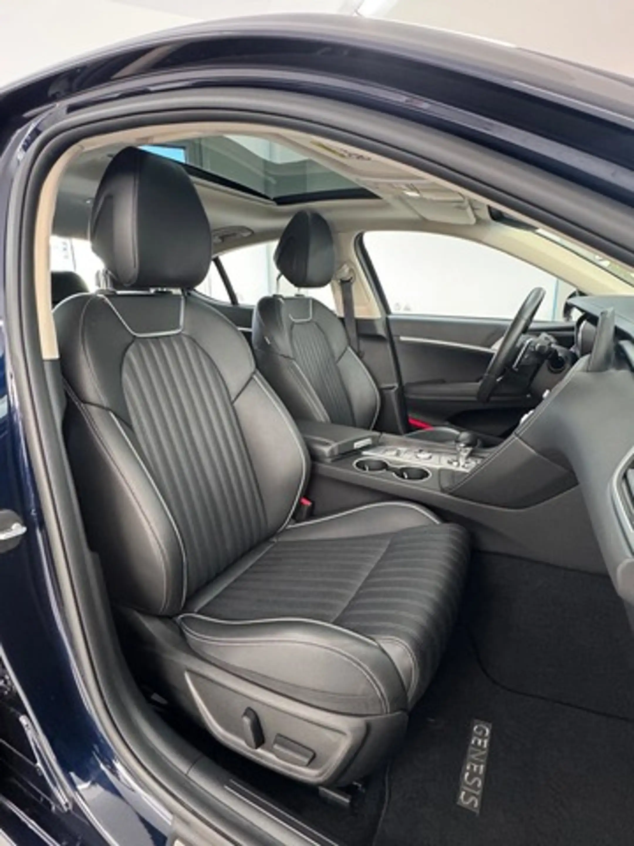 Genesis G70 AWD PANO LEDER SPUR TOTW KAMERA NETTO 29.000 — photo 13