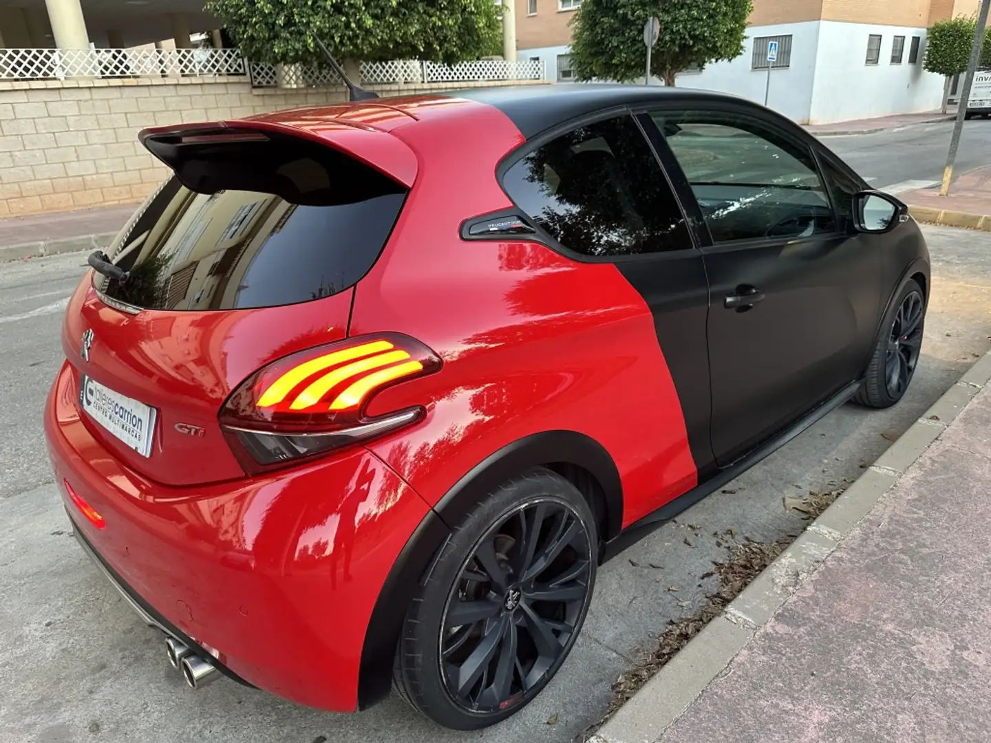 Peugeot 208 1.6 GTi by Sport - 2