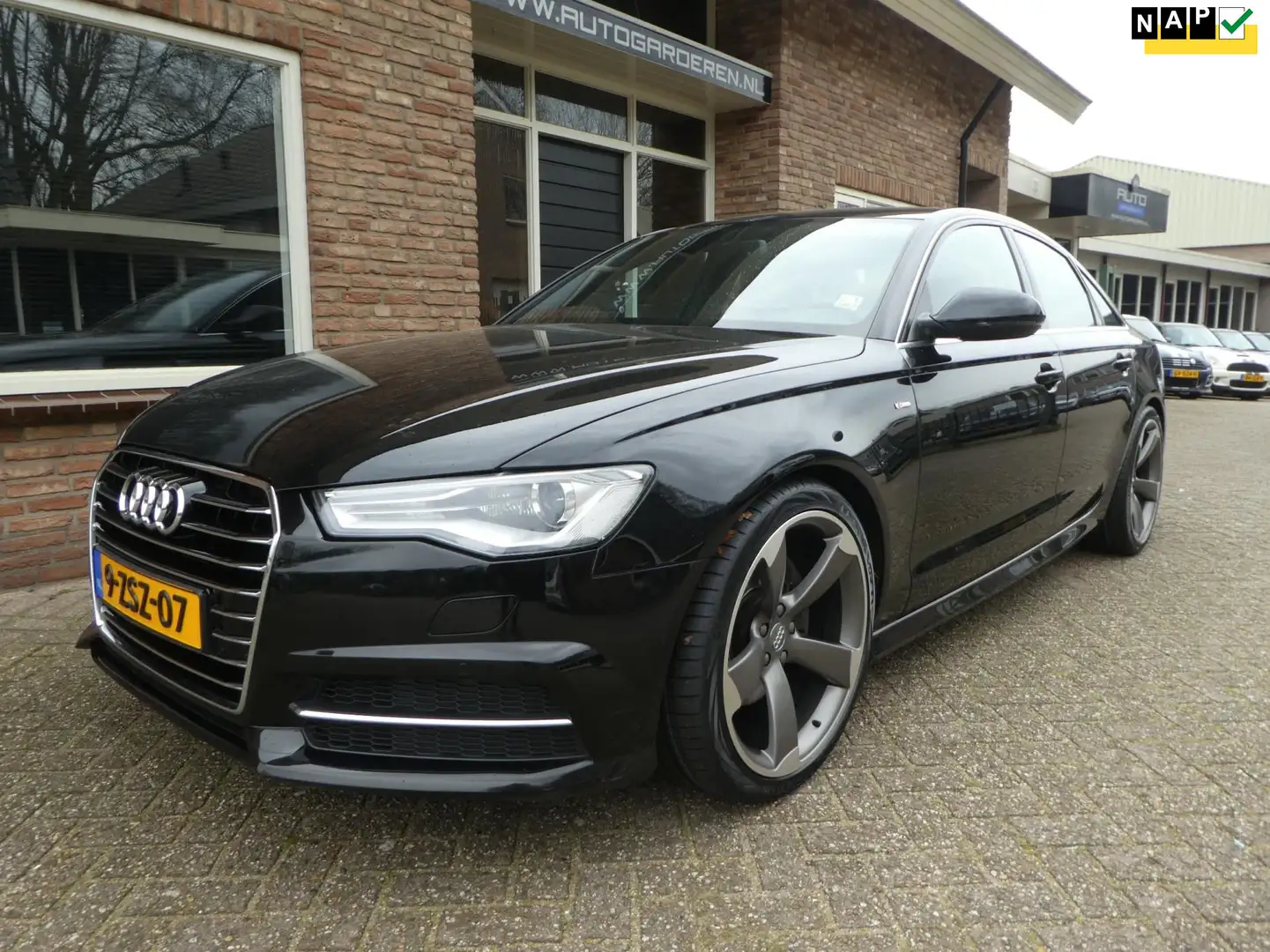 Audi A6 Limousine 1.8 TFSI ultra Sport Edition Automaat / Black - 1