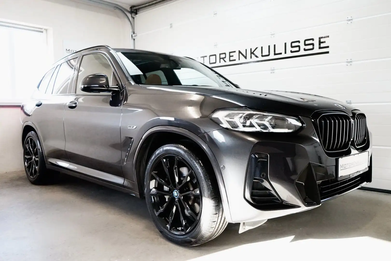BMW X3 xDrive30e M Sport - PANO - LC Plus - HIFI Grau - 2