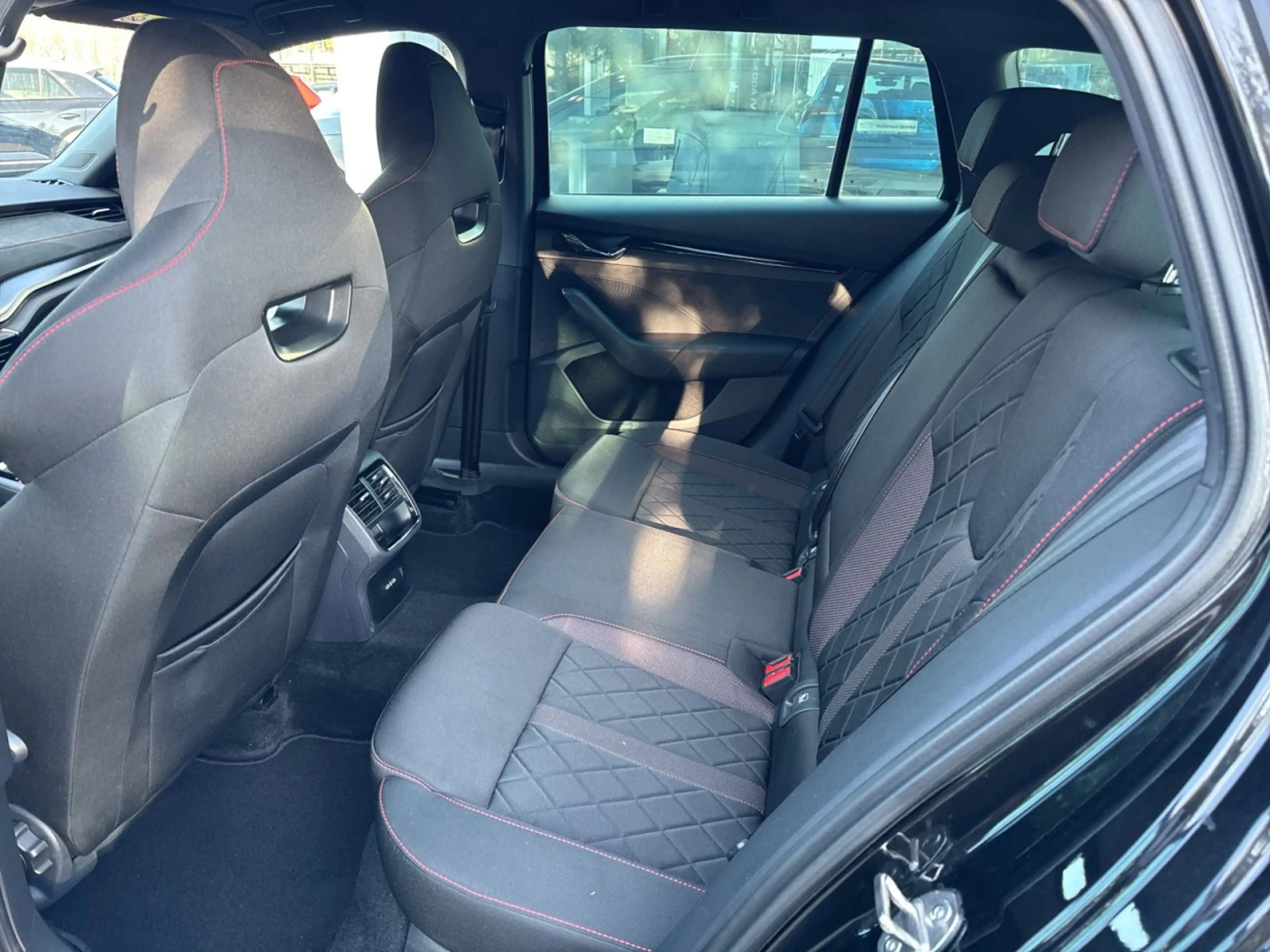 Skoda Octavia Combi RS 2.0TDI 147kW DSG 4x4*Navi*AHZV Klima — photo 10