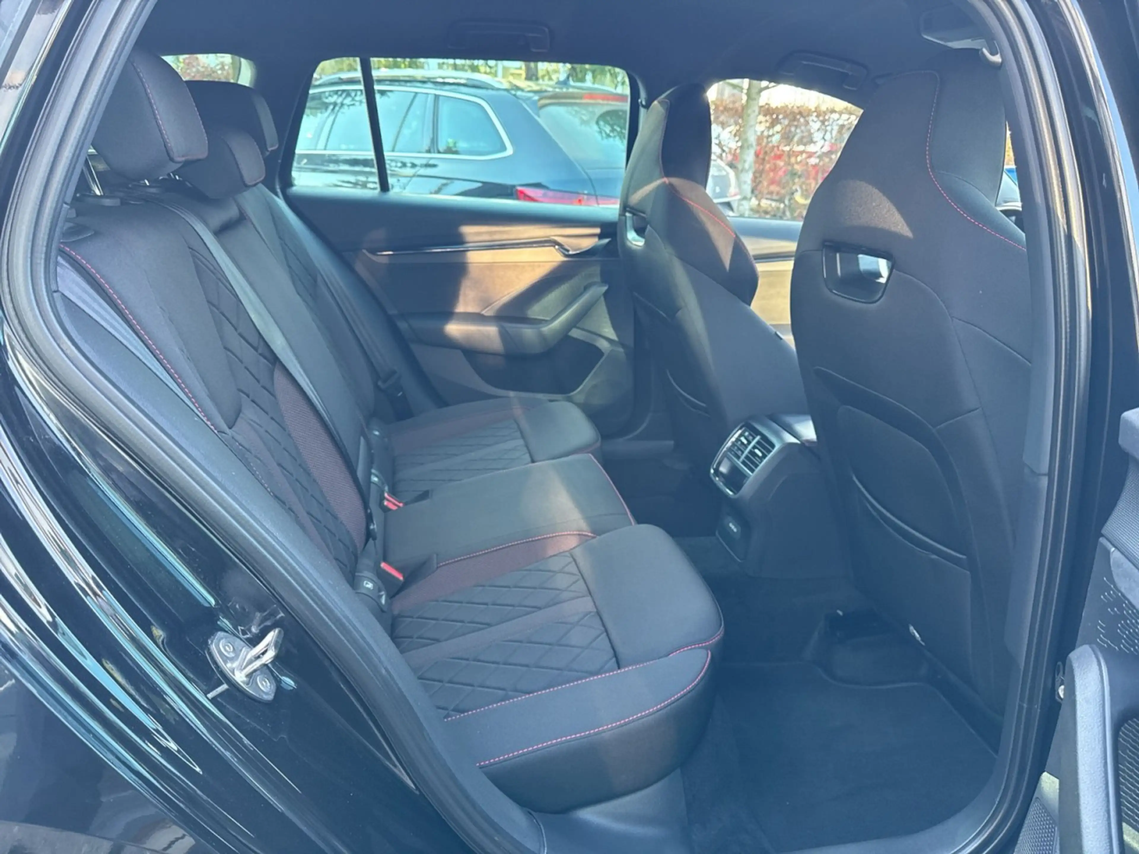 Skoda Octavia Combi RS 2.0TDI 147kW DSG 4x4*Navi*AHZV Klima — photo 12