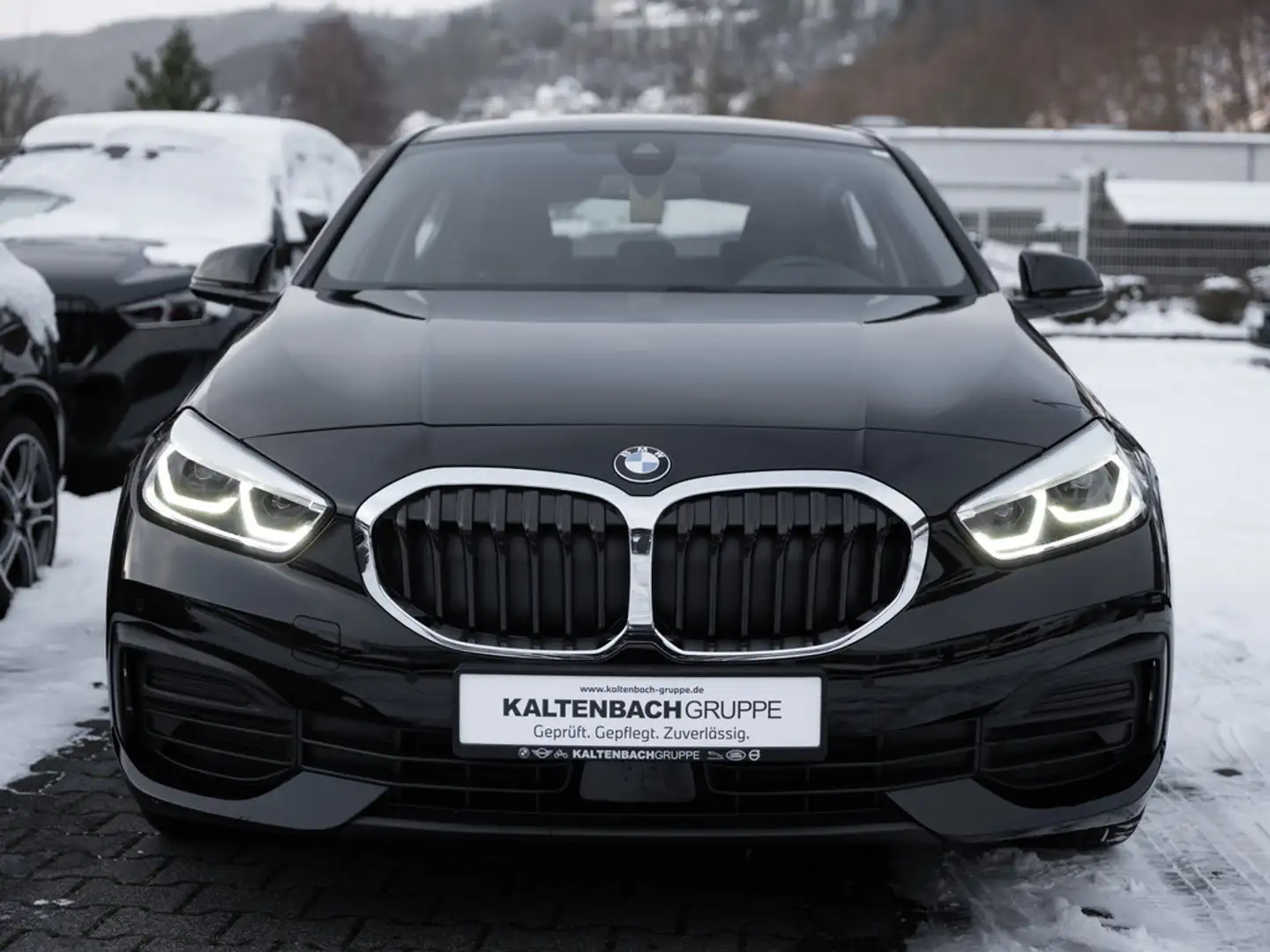 BMW 118 i Advantage LED SCHEINWERFER NAVI SHZ PDC Schwarz - 2