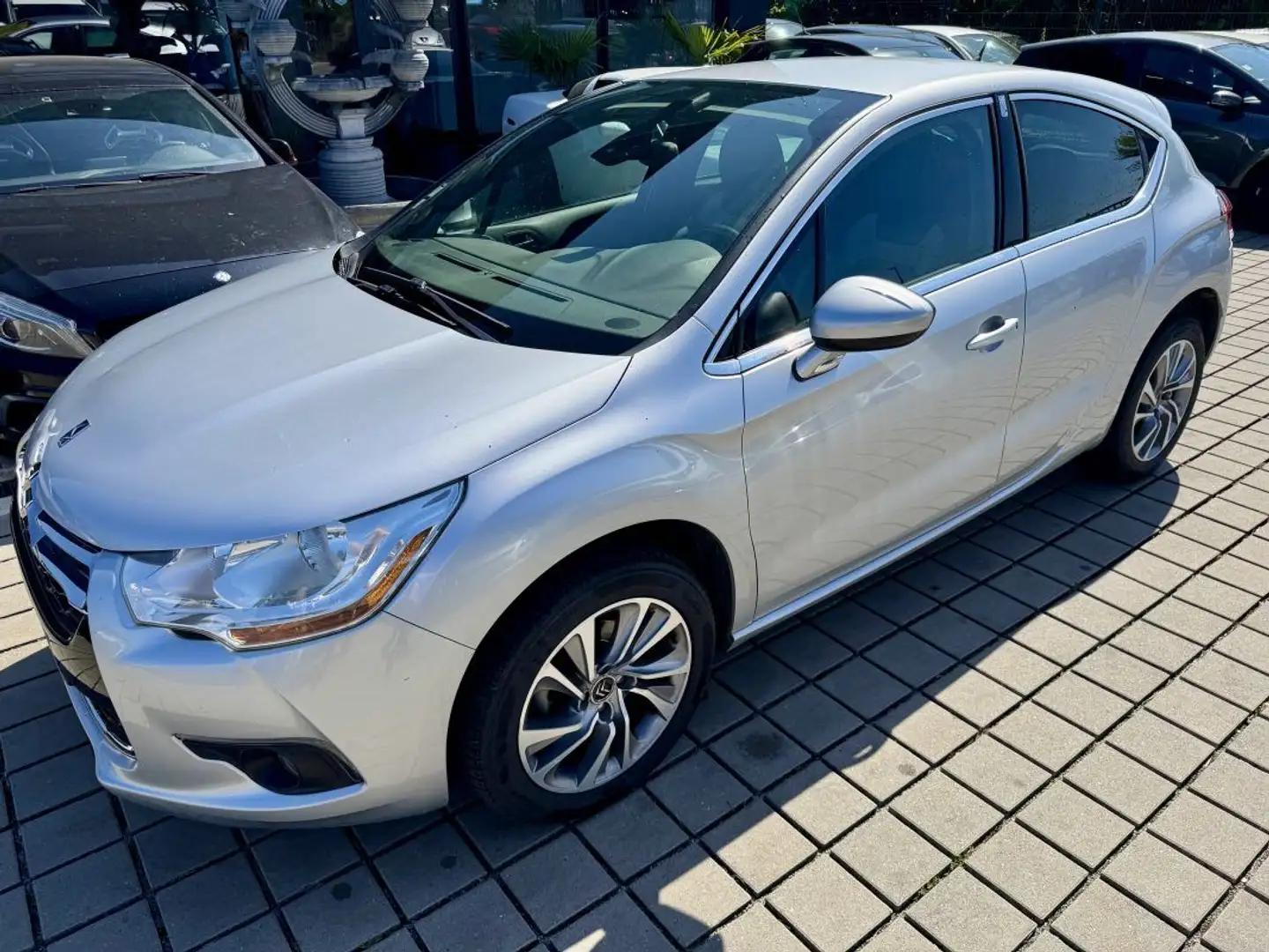 Citroen DS4 1.6 e-HDi115 Airdream Executive Gris - 2