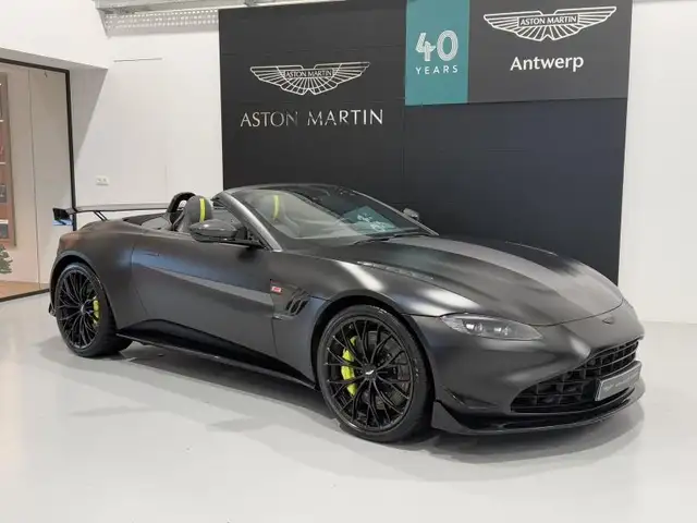 Aston Martin V8 Roadster F1