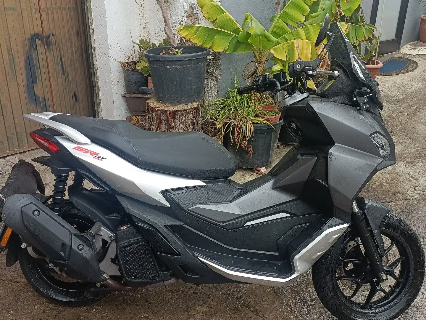 Aprilia SR GT 125 Gri - 1