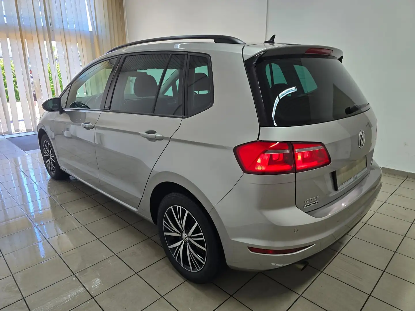 Volkswagen Golf Sportsvan VII 1.6 TDI DSG Allstar Standheizung AHK Gris - 2