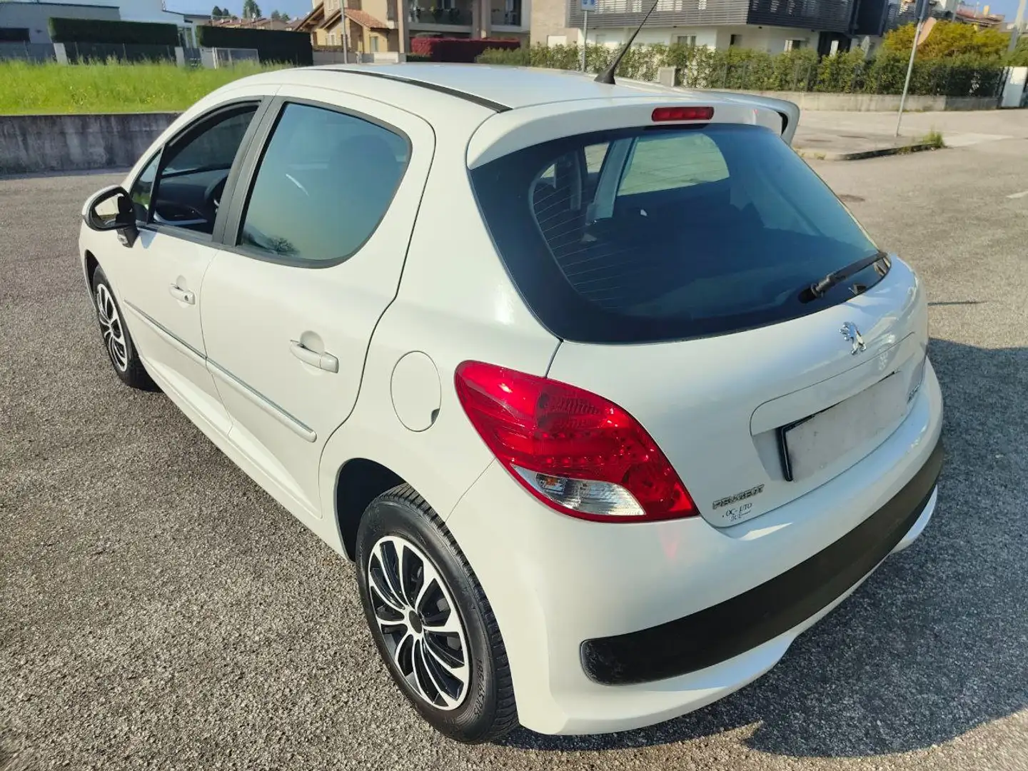 Peugeot 207 Peugeot 207 1,4 Benz. / G.P.L. ( OK NEOPATENTATI ) Marrone - 2