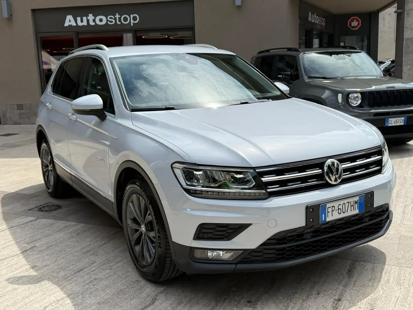 Volkswagen Tiguan Tiguan 1.6 tdi Business 115cv OCCASIONE!!! Bianco - 2