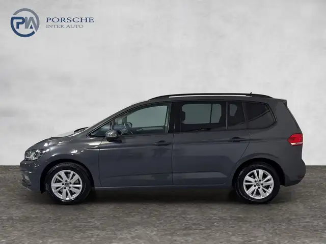 Volkswagen Touran view 3