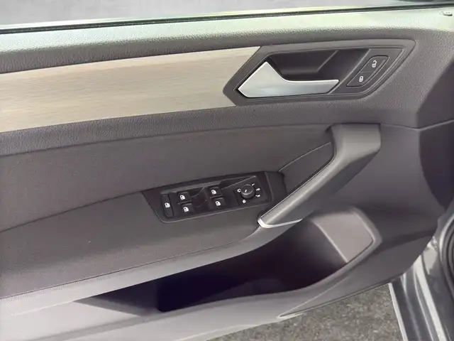Volkswagen Touran view 14