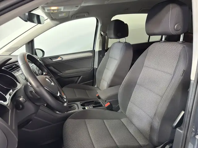Volkswagen Touran view 13