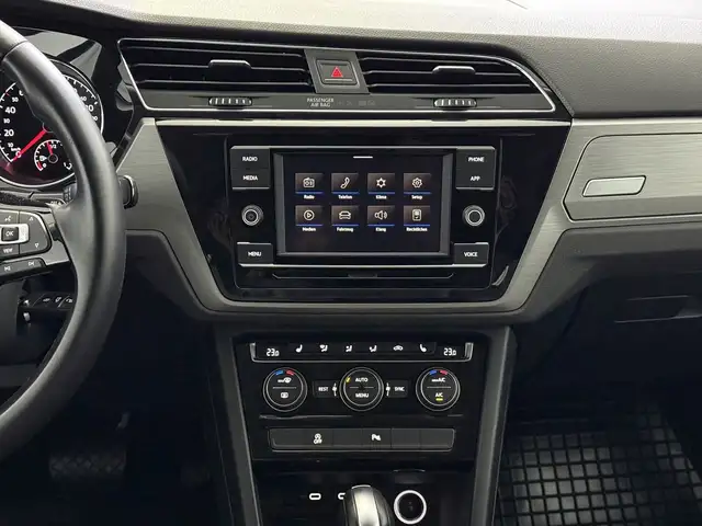 Volkswagen Touran view 11