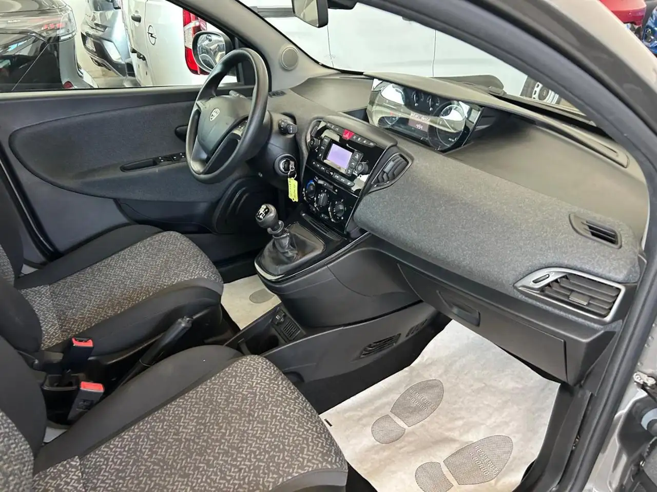 Lancia Ypsilon 2022 — фото 13