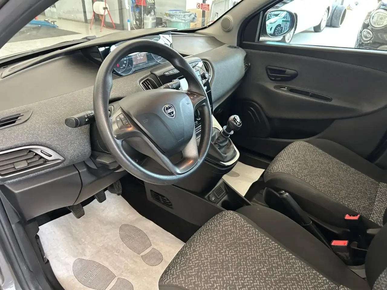Lancia Ypsilon 2022 — фото 10