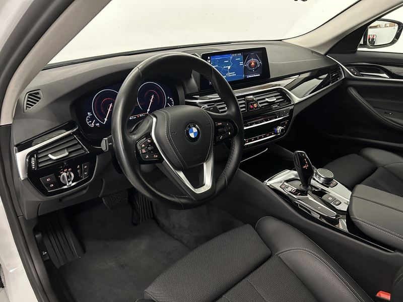 BMW 525 d *Sport Line* — photo 7