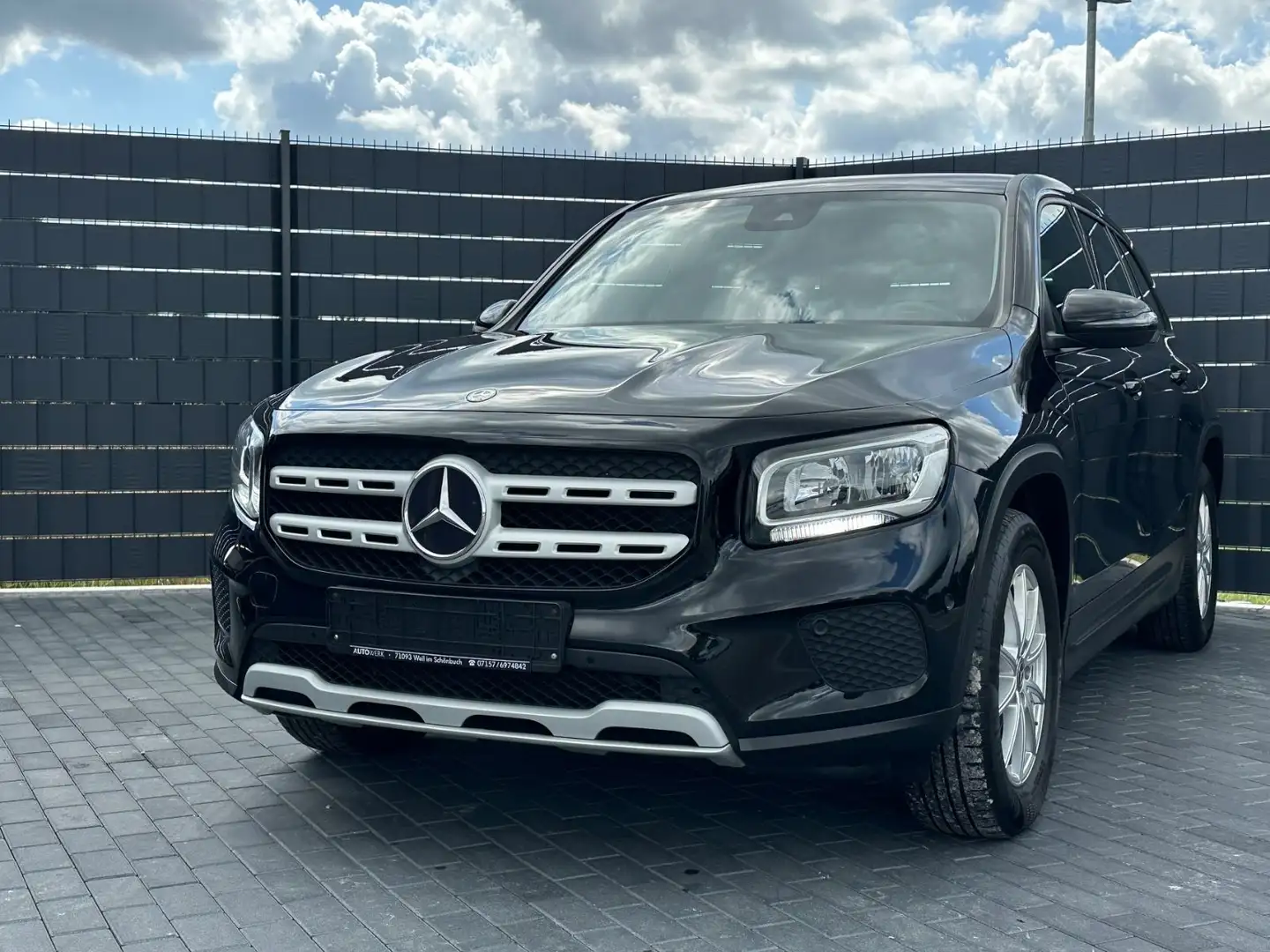 Mercedes-Benz GLB 220 d 4M*AUTOMATIK*PDC*SHZ*NAVI*OFFROAD-PAKET Noir - 1