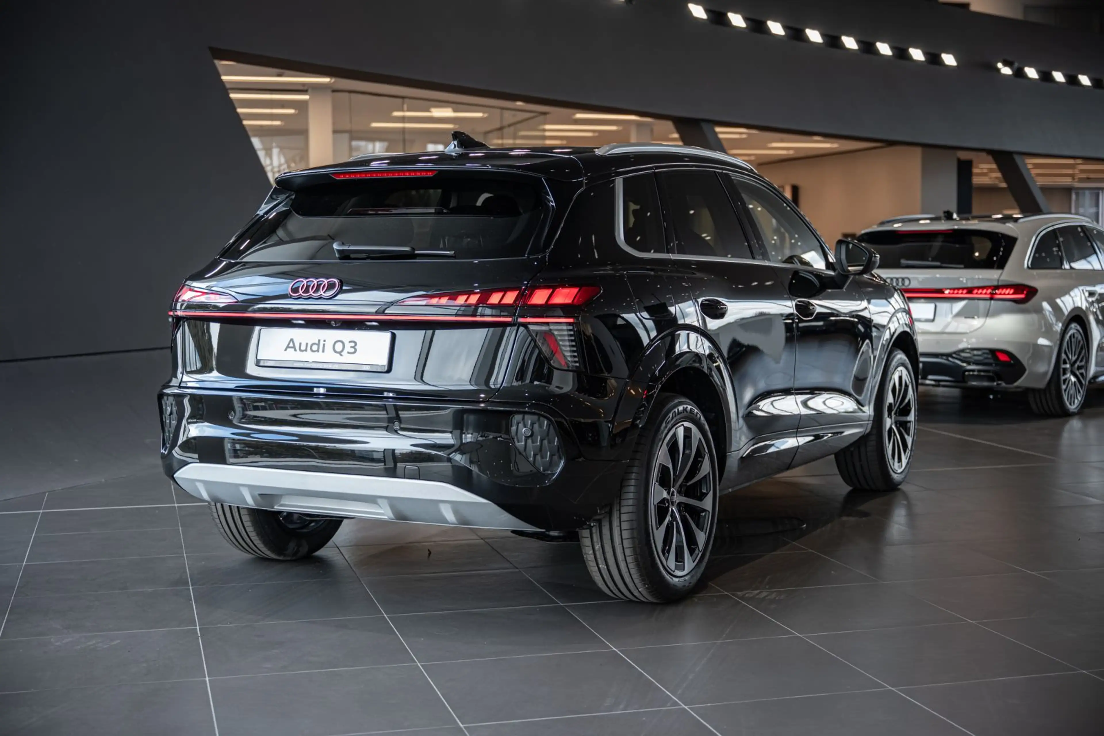 Audi Q3 TFSI S tronic NAVI/LED-PLUS/AHK/KAMERA — photo 5