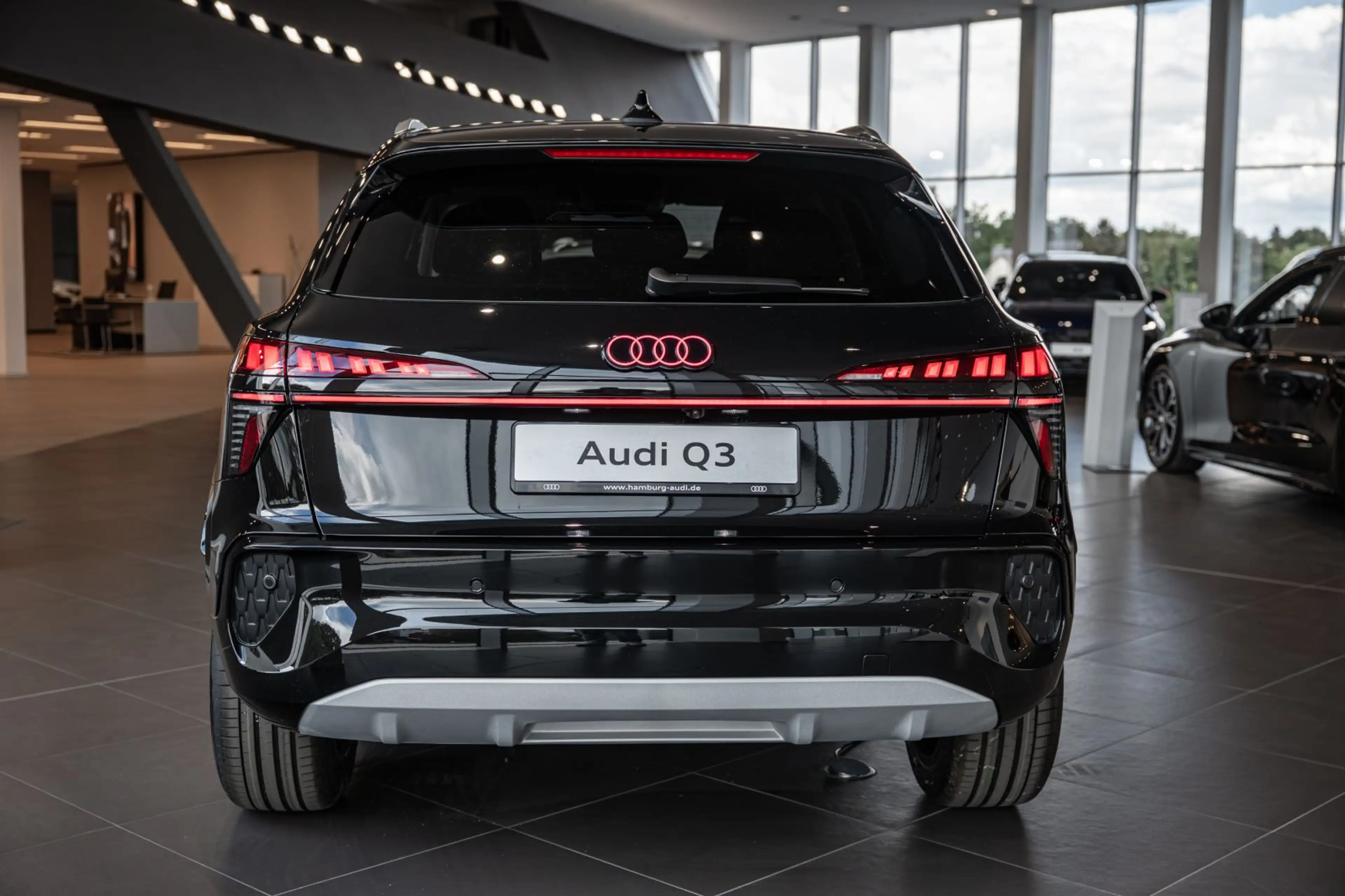 Audi Q3 TFSI S tronic NAVI/LED-PLUS/AHK/KAMERA — photo 6
