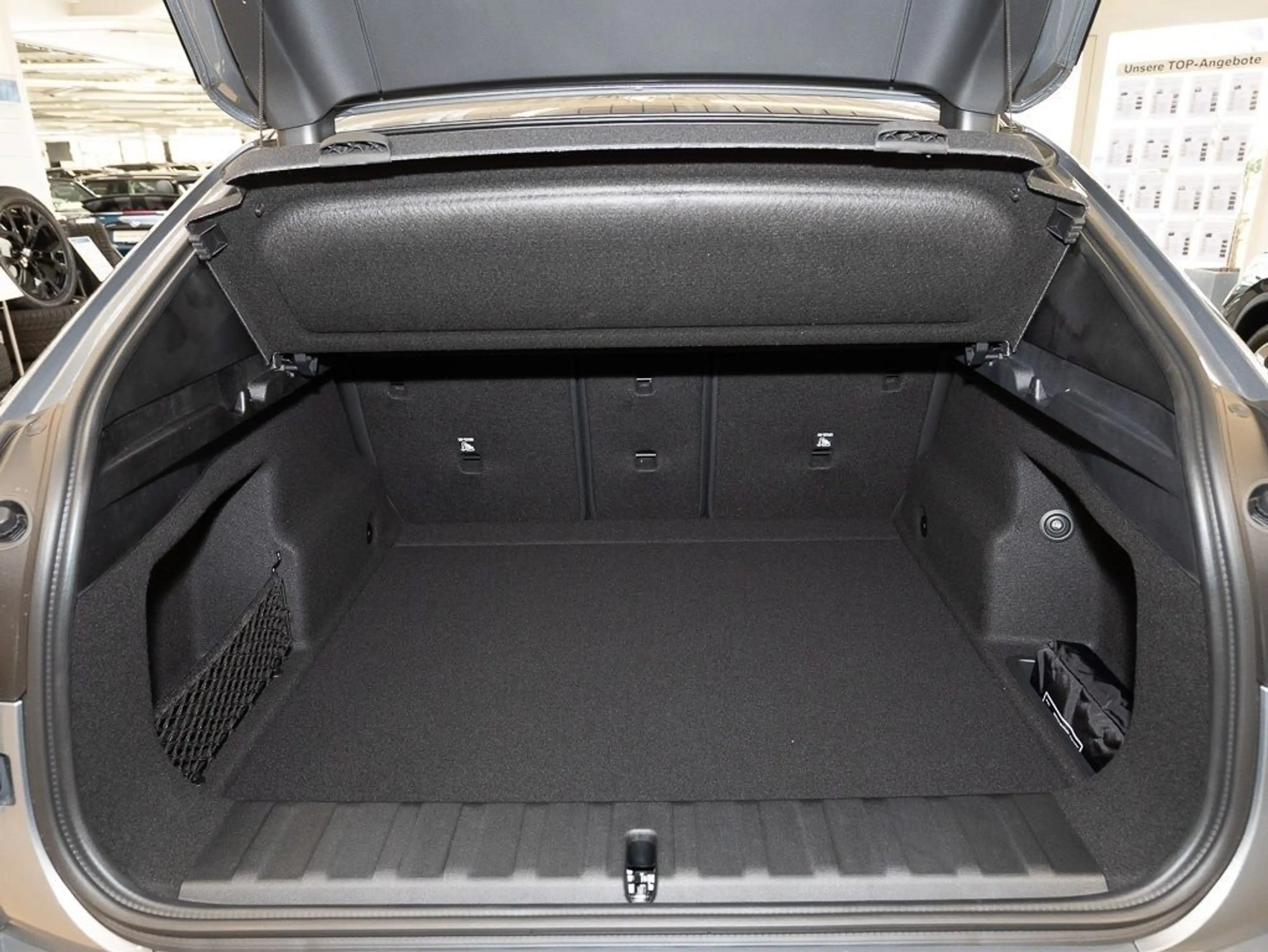 BMW X2 sDrive20i — photo 14