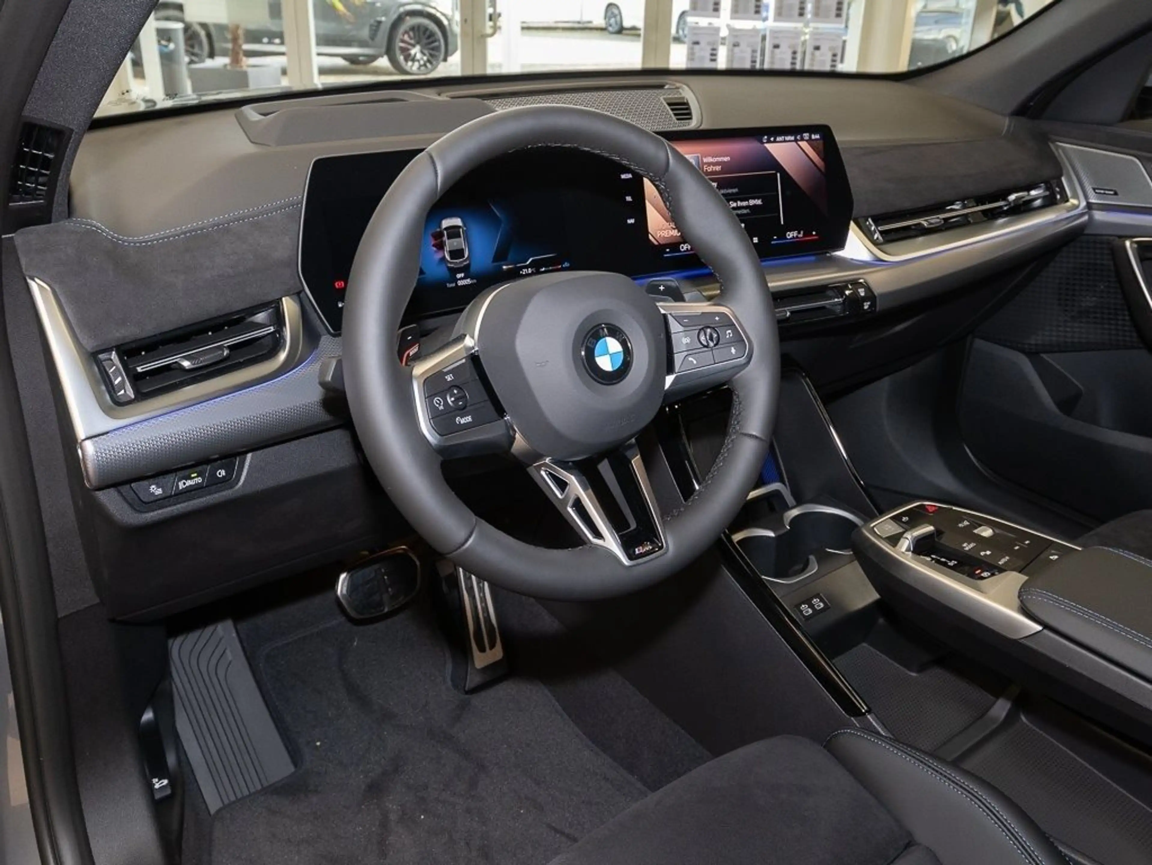 BMW X2 sDrive20i — photo 4