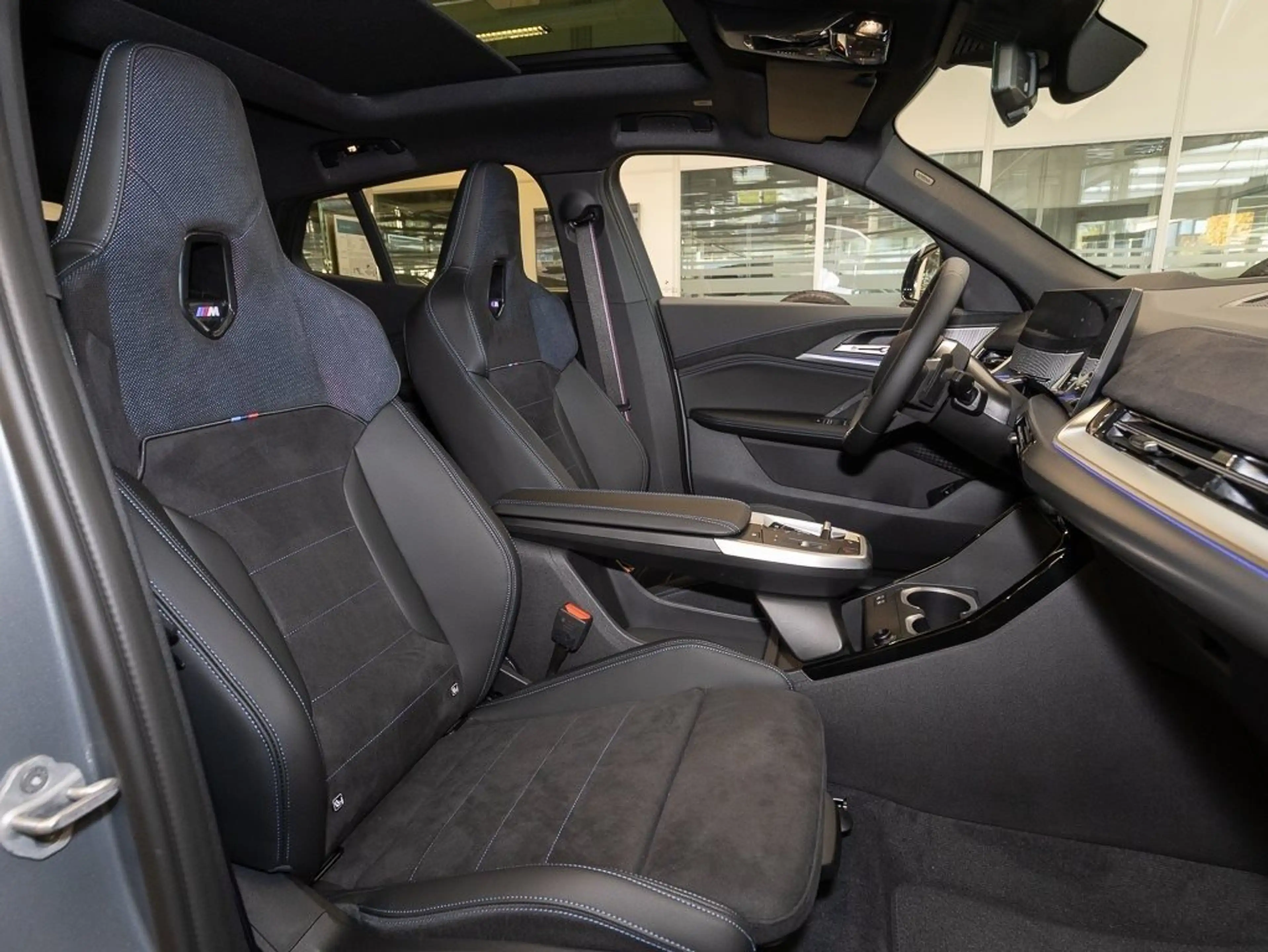 BMW X2 sDrive20i — photo 11
